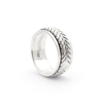 Sterling Silver Spinner Ring with Fern Design