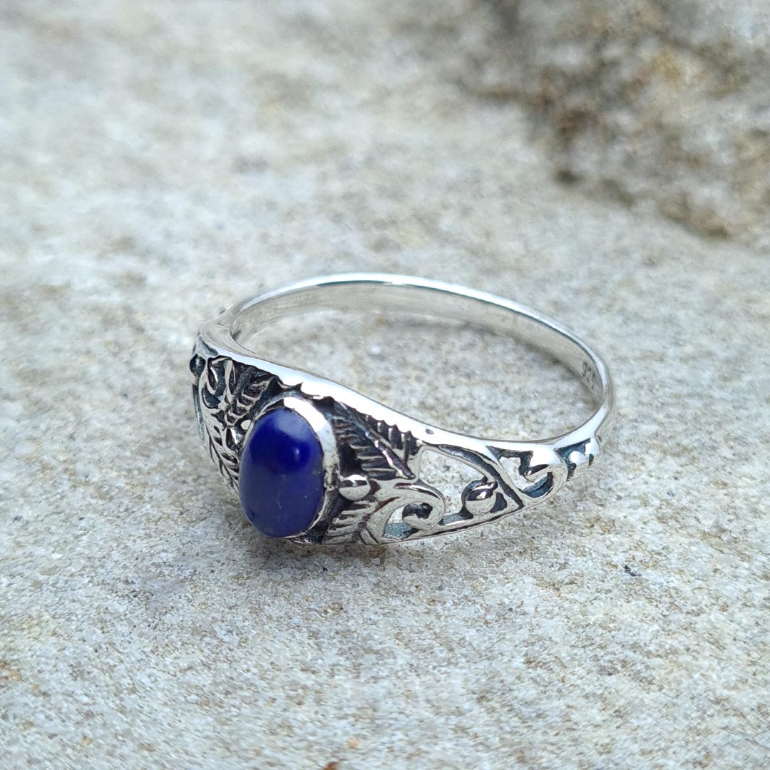 Side shot of 925 Sterling Silver Fern Leaf Lapis Lazuli Ring
