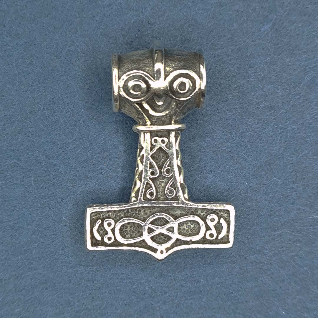 Front shot of 925 Sterling Silver Thor's Hammer (Mjölnir) Infinity Knot Pendant